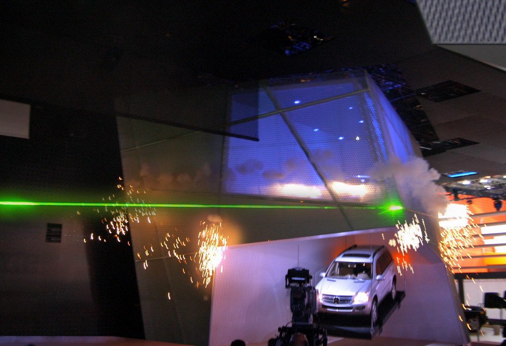 Lasershow 02A064 Event Service Mercedes Benz GL Class Reveal Show 2