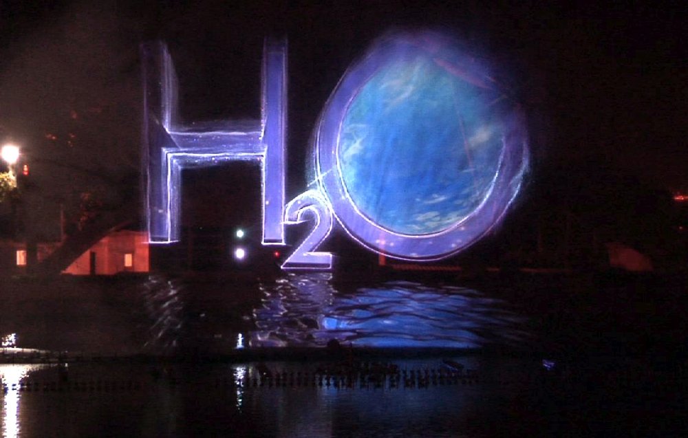 Lasershow Hamedan Project Video and Laser on Water Screen