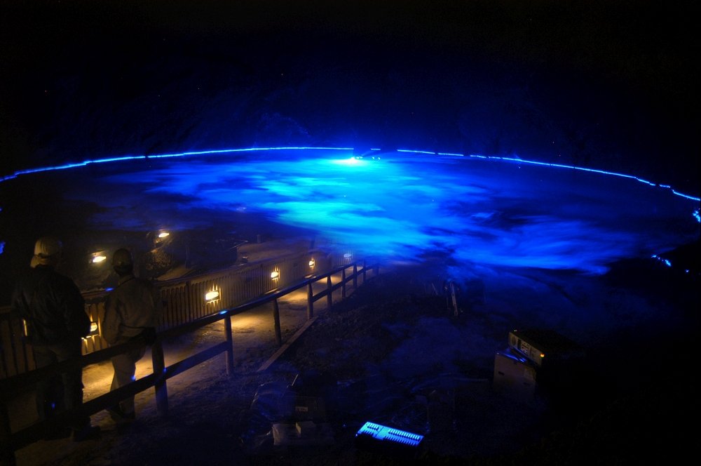 [Translate to English:] 03A04200 Lasershow Installations Parks Berchtesgaden Salt Mine Laser Lake 1