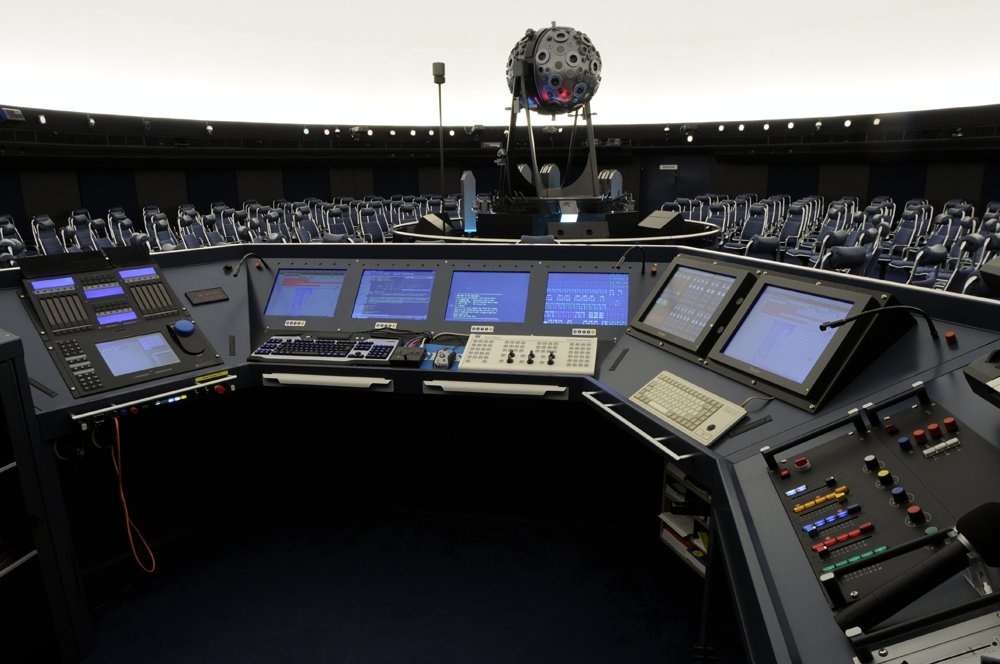 Lasershow 03B02600 Installations Cinemas Planetarium Stuttgart Control Desk 2